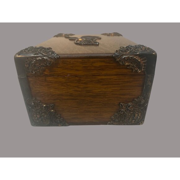 Cigar Box - Antique circa 1890s - Tiger Oak with Metal Ornate Corner Mounts - Picture 4 of 16